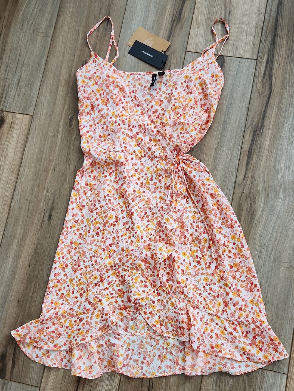 NWT Vero Moda Henna Short Singlet Floral Wrap Dress Pink  Yellow Flowy Sz Small